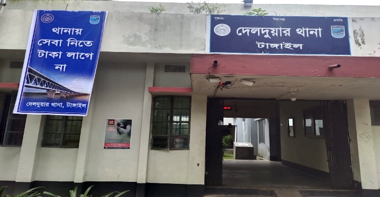 দেলদুয়ারে গলাকাটা অটোরিকশা চালকের মরদেহ